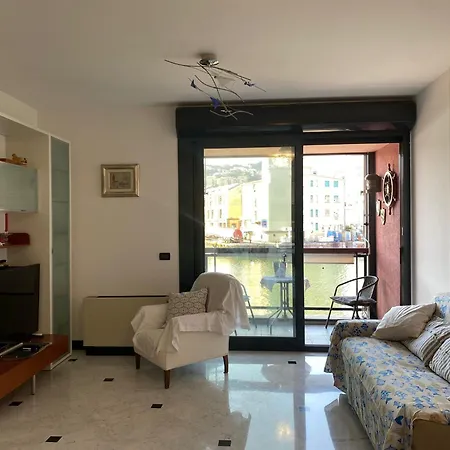 Sul Mare Kate Génova